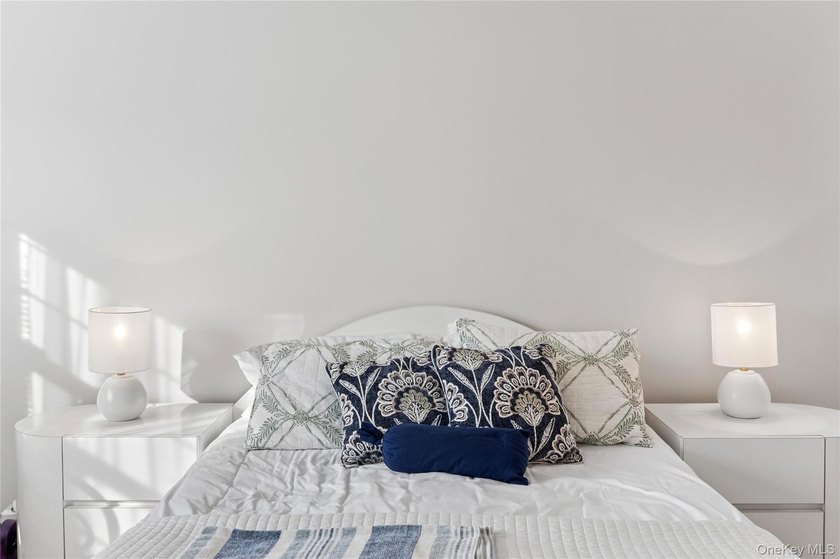 Welcome to 3 Naomi Court, a timeless 5-bedroom, 4.5-bath Center - photo 31