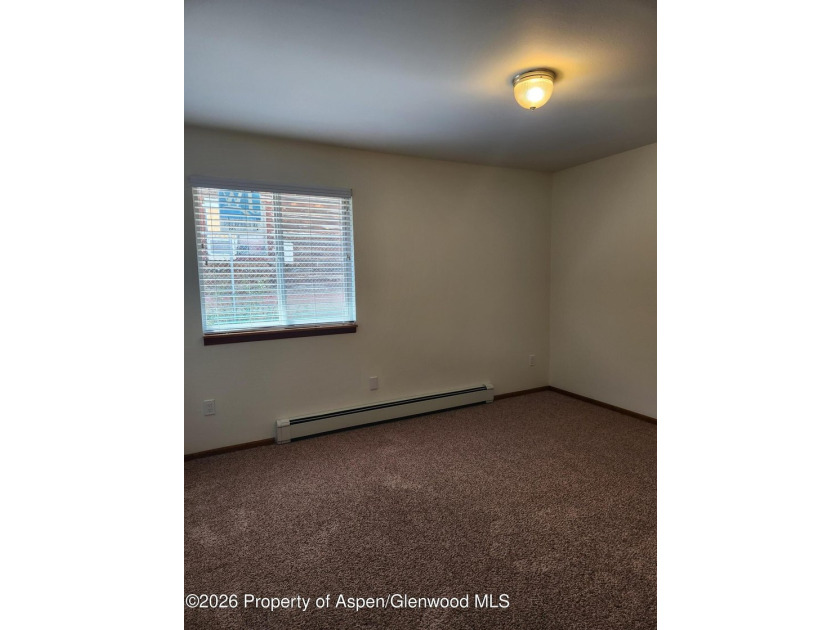 Move right in and start enjoying this beautifully maintained 1 - photo 9