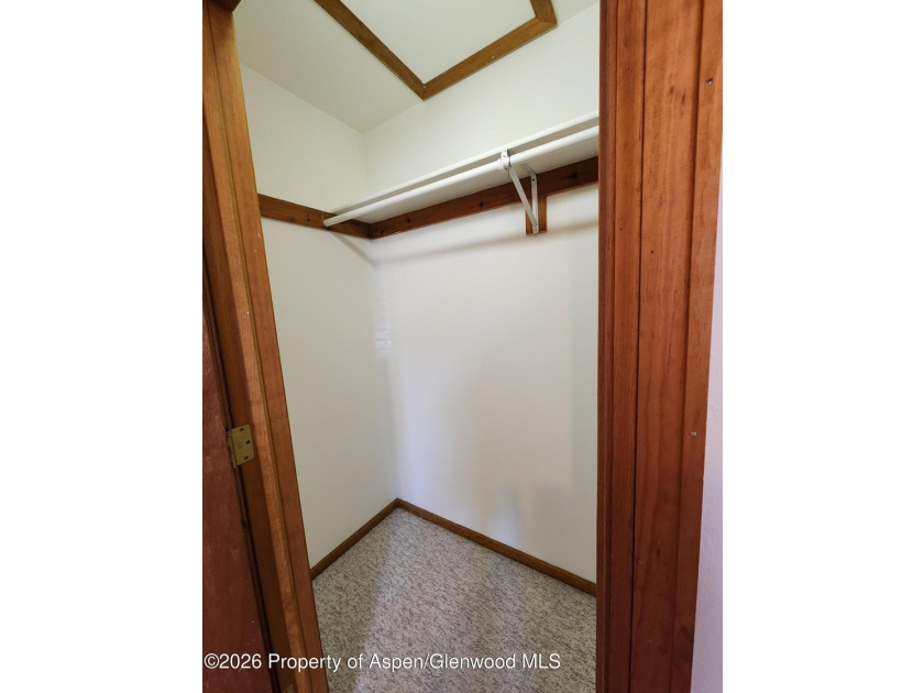 Move right in and start enjoying this beautifully maintained 1 - photo 10