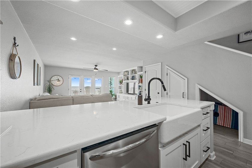 This beautifully updated waterfront condo offers 2 bedrooms plus - photo 15