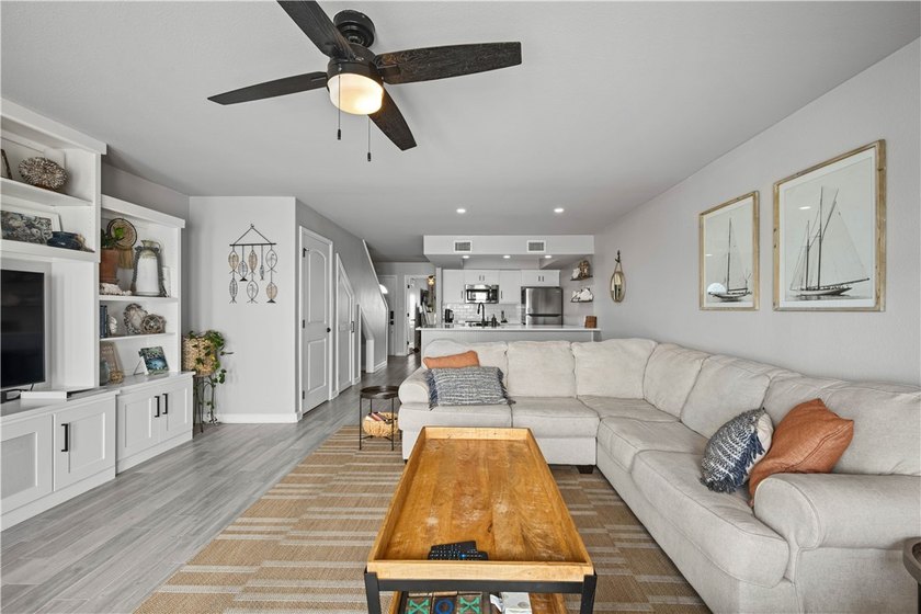 This beautifully updated waterfront condo offers 2 bedrooms plus - photo 20