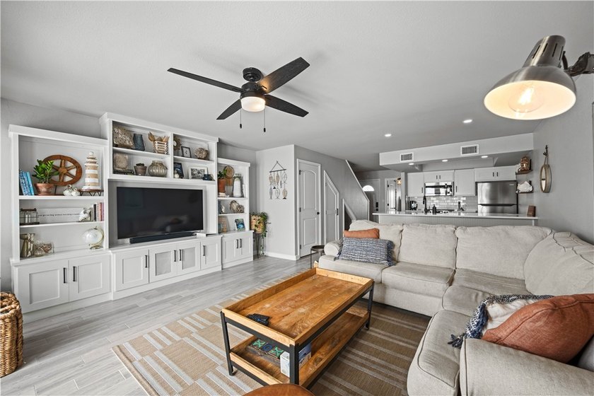 This beautifully updated waterfront condo offers 2 bedrooms plus - photo 21