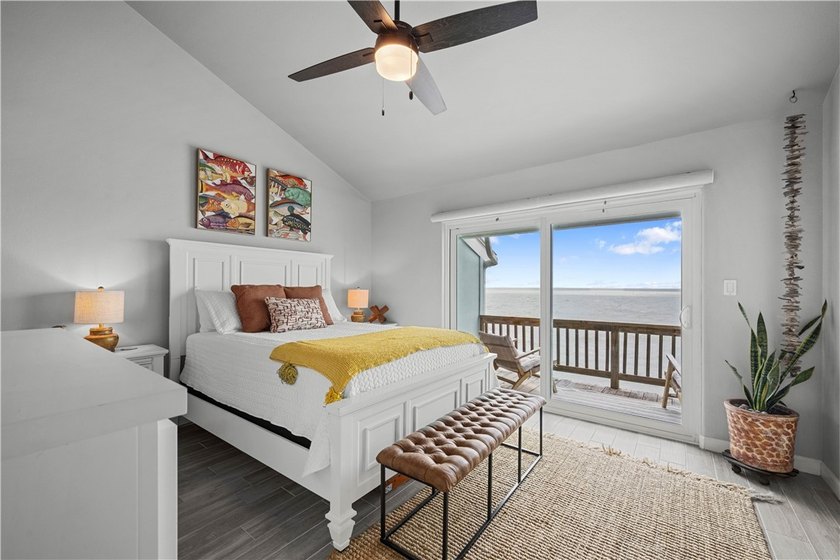 This beautifully updated waterfront condo offers 2 bedrooms plus - photo 28