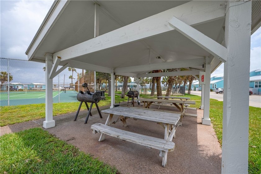 This beautifully updated waterfront condo offers 2 bedrooms plus - photo 38