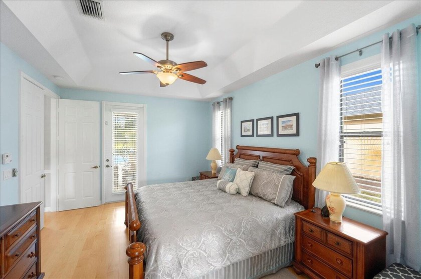 Come see this hidden 4/2/2 with a waterfront pond view in the - photo 22