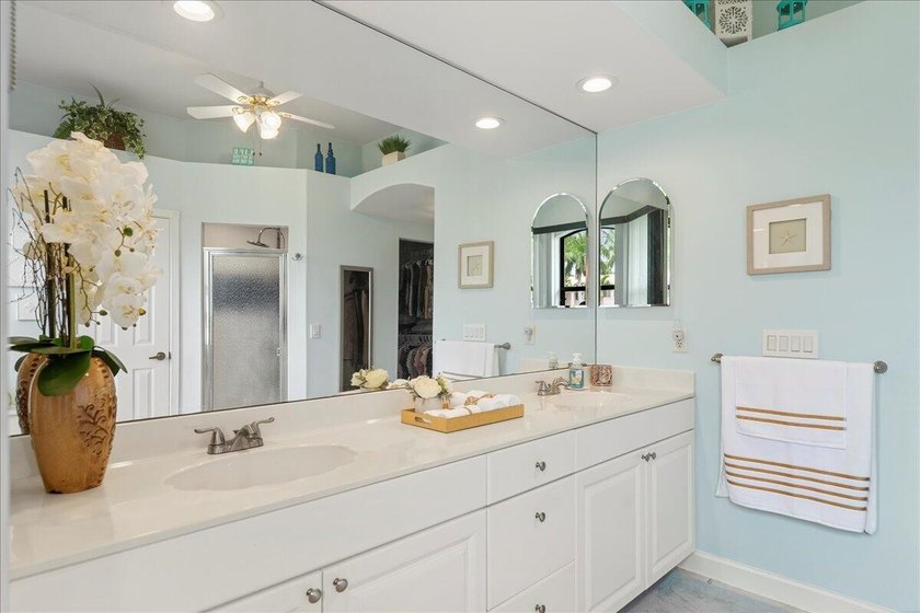 Come see this hidden 4/2/2 with a waterfront pond view in the - photo 23