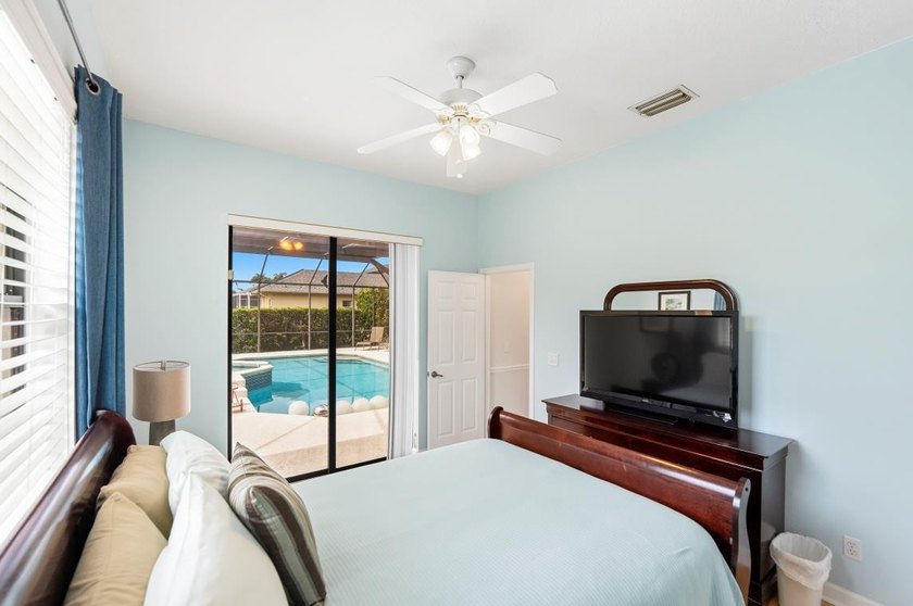 Come see this hidden 4/2/2 with a waterfront pond view in the - photo 34