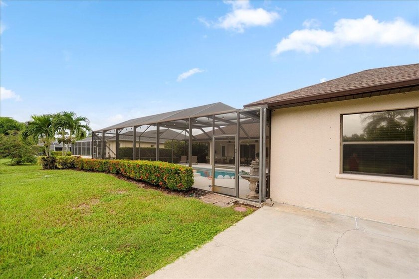 Come see this hidden 4/2/2 with a waterfront pond view in the - photo 39