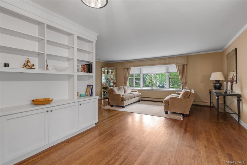 Welcome to 37 Rose Lane, a beautifully maintained 4-bedroom, 3 - photo 5