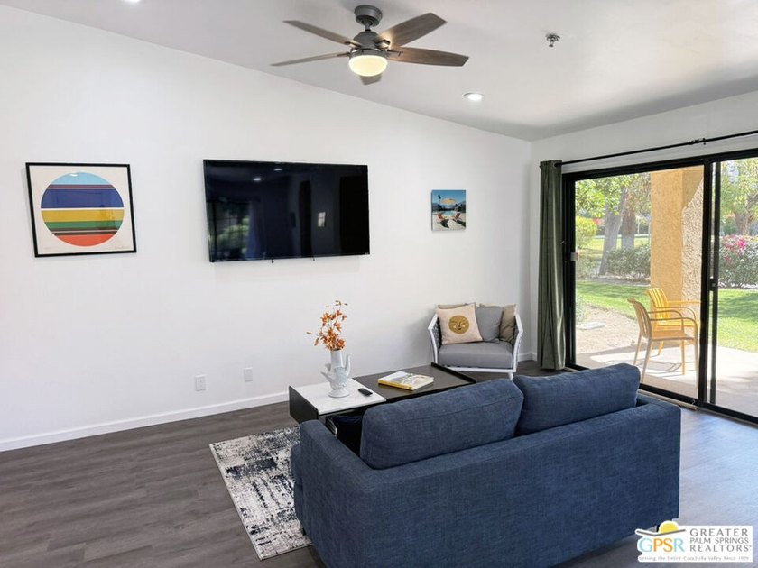 Welcome to relaxed desert living in this beautifully updated - photo 5