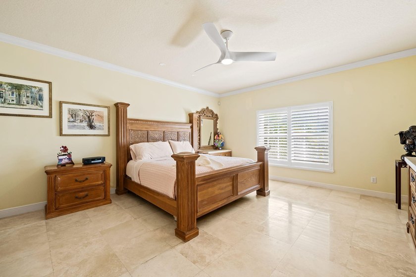 Welcome to this beautifully appointed, modified Bellavita model - photo 15