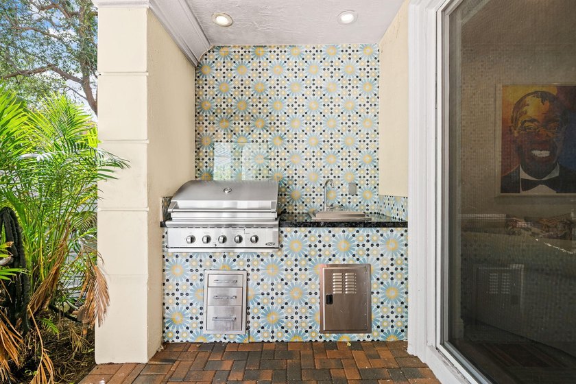 Welcome to this beautifully appointed, modified Bellavita model - photo 26