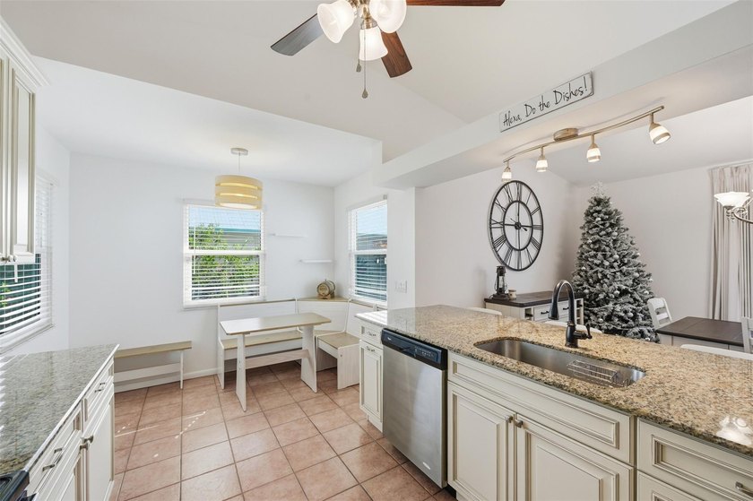 Experience refined living in this beautifully maintained - photo 12