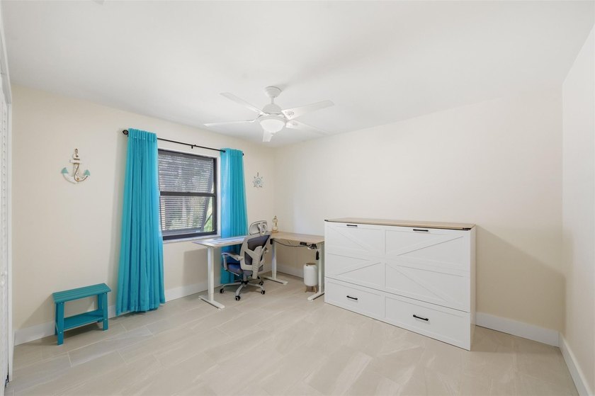 Experience refined living in this beautifully maintained - photo 19
