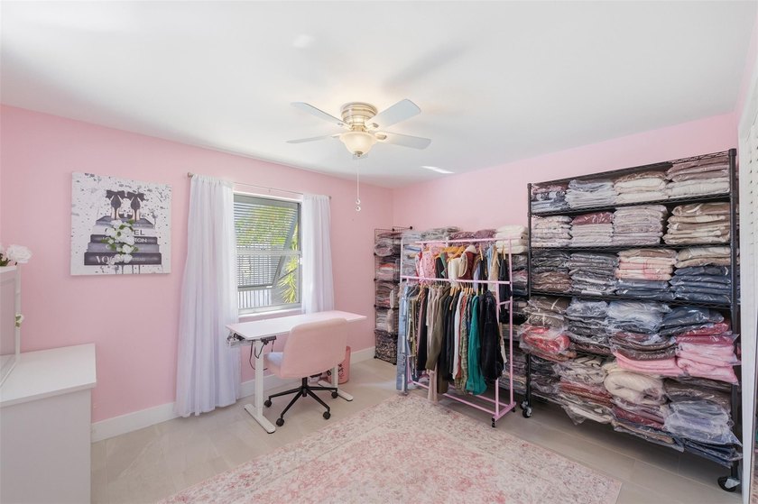Experience refined living in this beautifully maintained - photo 21