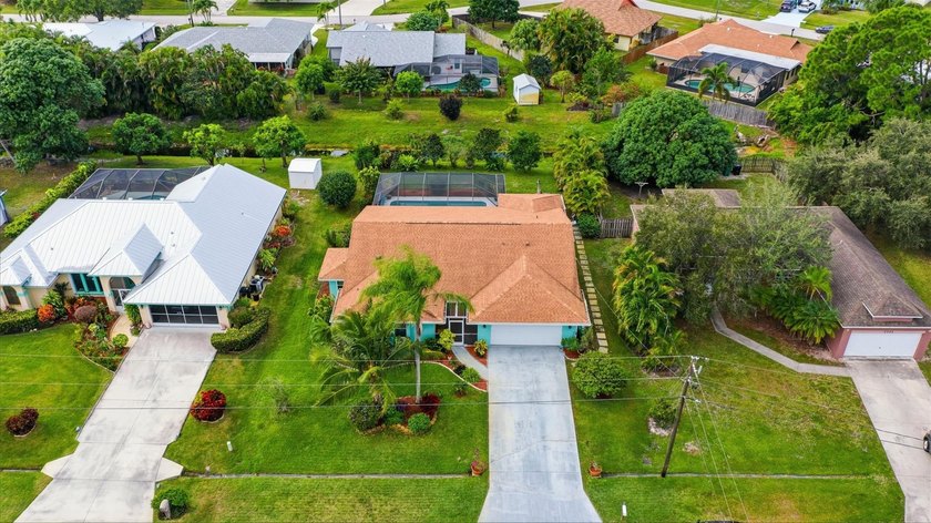 Experience refined living in this beautifully maintained - photo 34