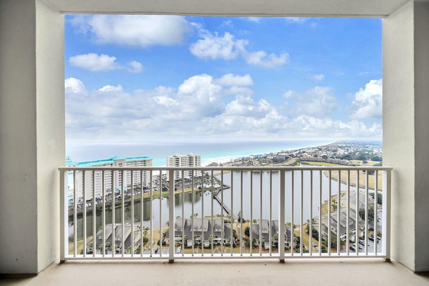 Enjoy stunning Gulf views from this beautifully maintained 1BR - photo 2