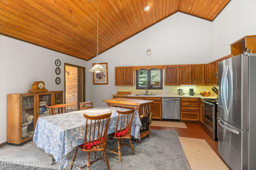 Room to Roam, Views to Love Experience Mountain Living with an - photo 3