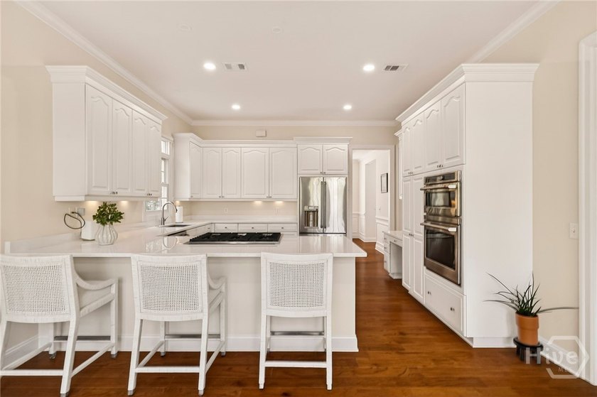 Elegant and exceptionally private patio home in Oakridge - photo 14
