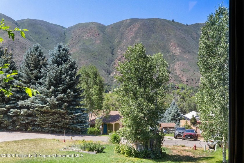 Room to Roam, Views to Love Experience Mountain Living with an - photo 10