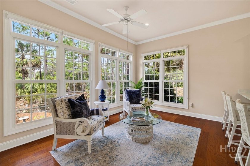 Elegant and exceptionally private patio home in Oakridge - photo 20