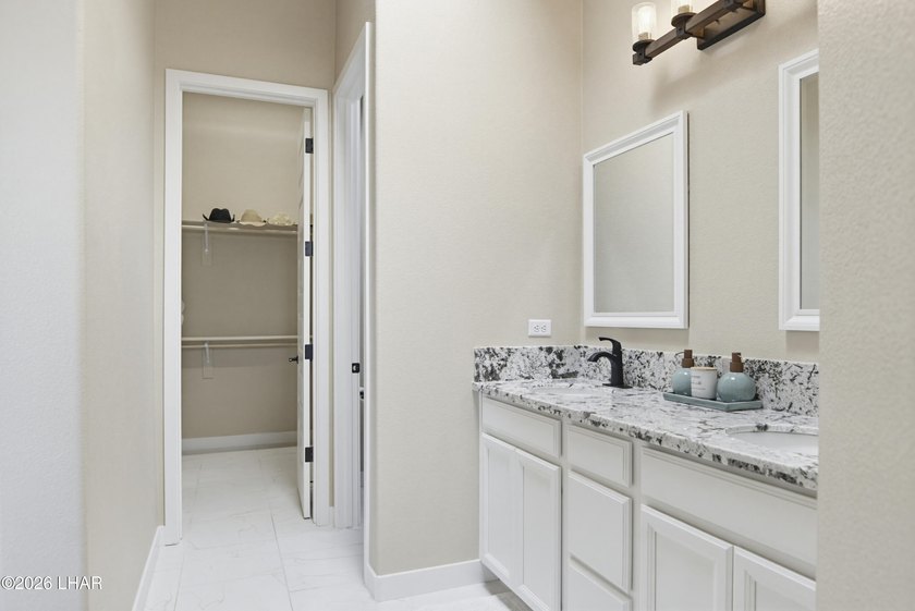 Beautifully designed 3 bedroom, 2 bathroom home featuring a - photo 22