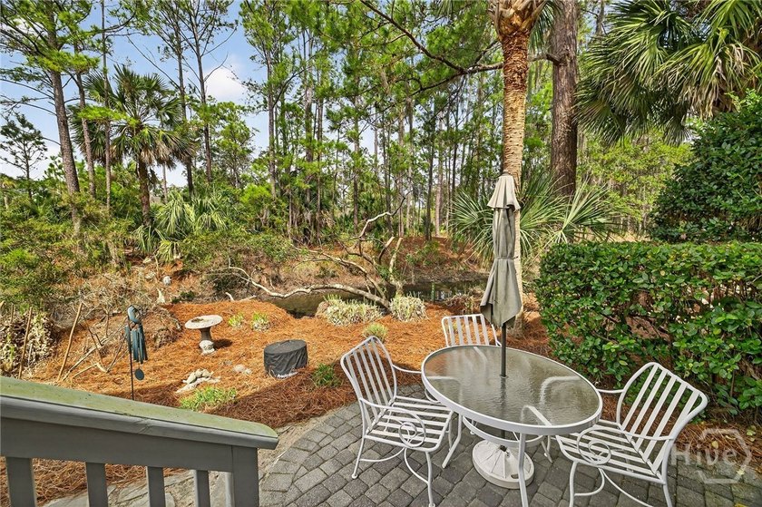 Elegant and exceptionally private patio home in Oakridge - photo 48