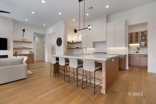 Experience luxury desert living in this beautifully appointed - photo 11