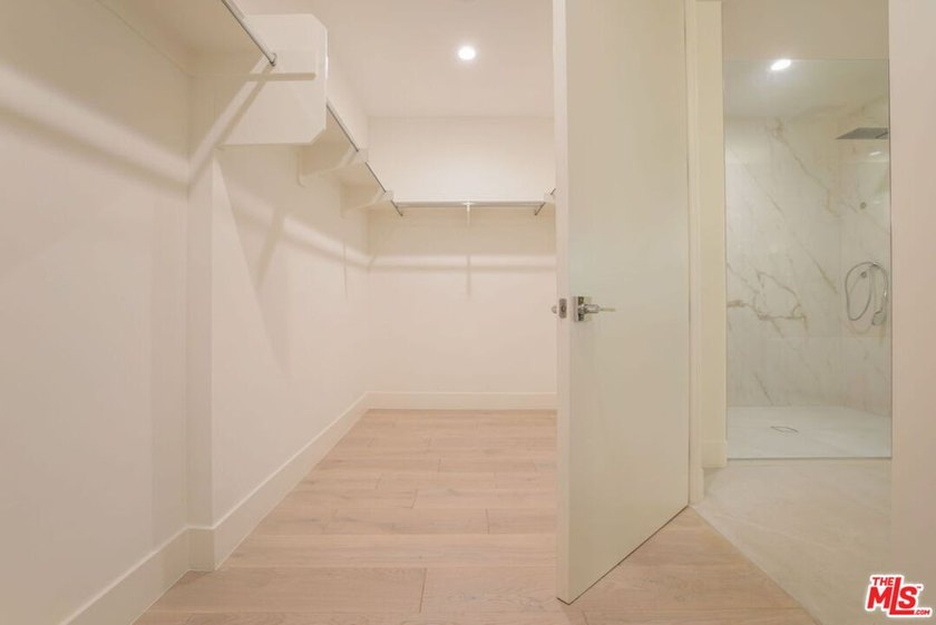 Welcome to 425 Palm in Prime Beverly Hills. Residence 101 offers - photo 31