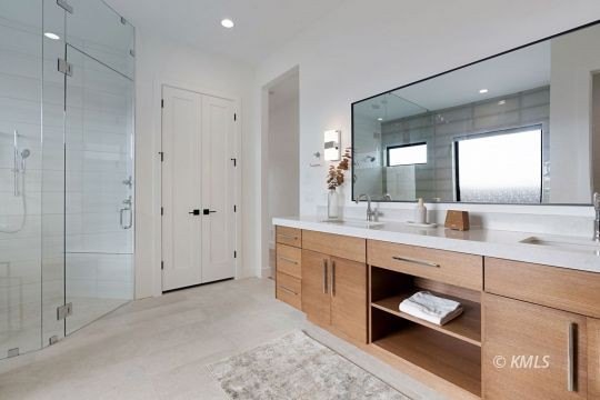 Experience luxury desert living in this beautifully appointed - photo 33