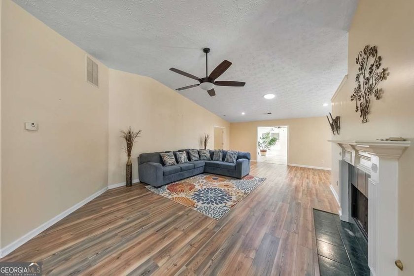 This timeless beauty is ready for you to move right in! Welcome - photo 11