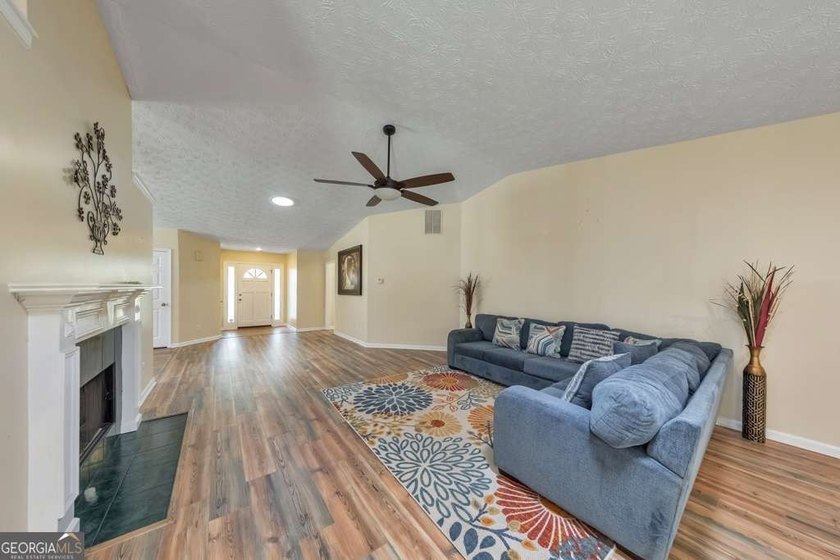 This timeless beauty is ready for you to move right in! Welcome - photo 13