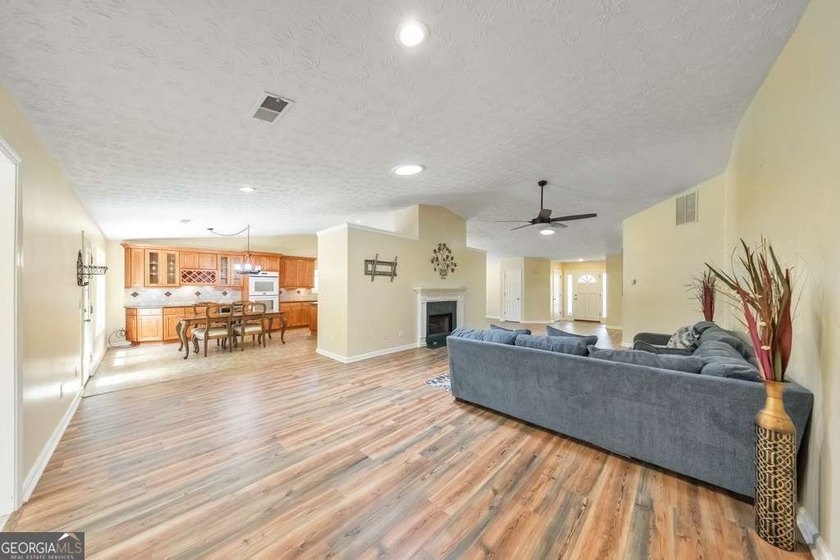 This timeless beauty is ready for you to move right in! Welcome - photo 14