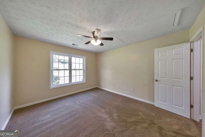 This timeless beauty is ready for you to move right in! Welcome - photo 31