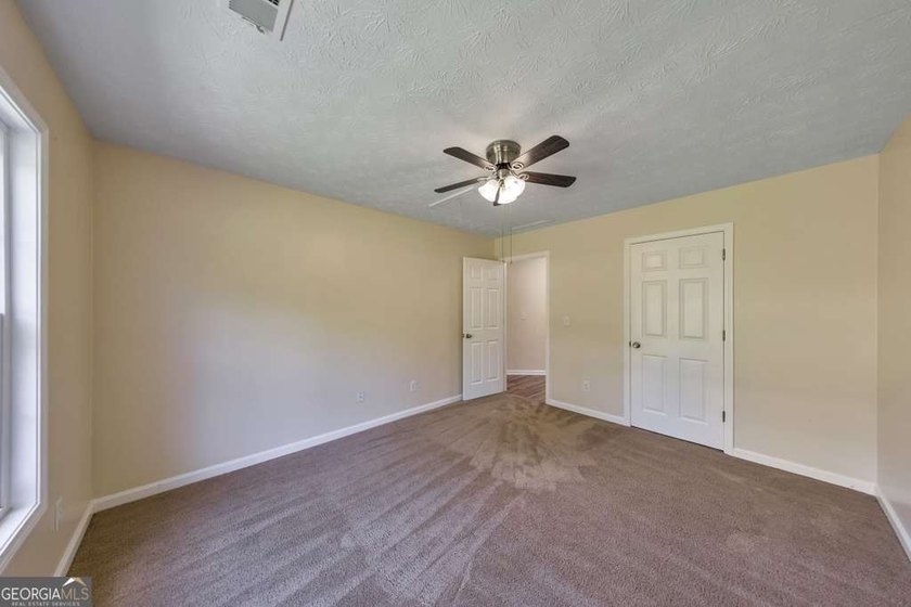 This timeless beauty is ready for you to move right in! Welcome - photo 32