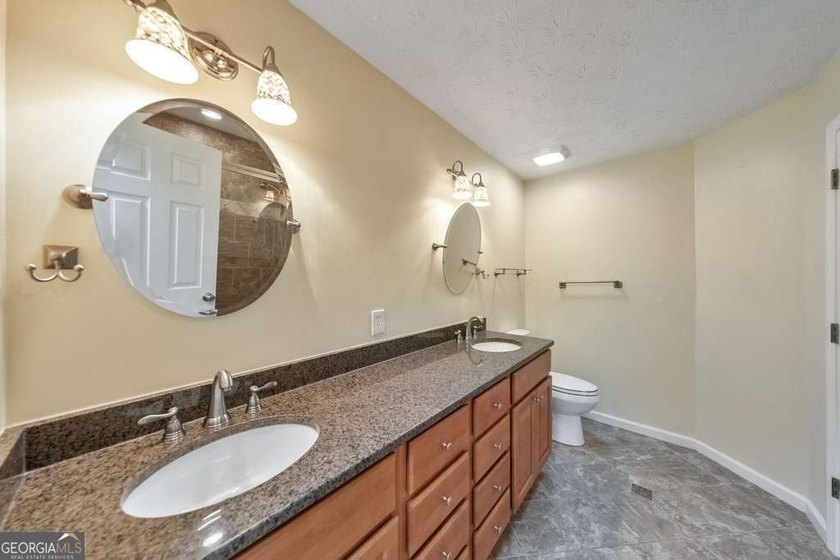 This timeless beauty is ready for you to move right in! Welcome - photo 33
