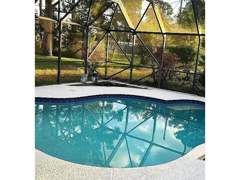 Welcome to a great home in the perfect location! This house with - photo 11