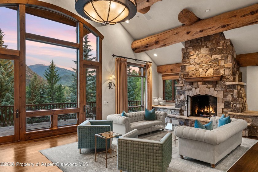 In an ideal location on prestigious Willoughby Way with stunning - photo 2