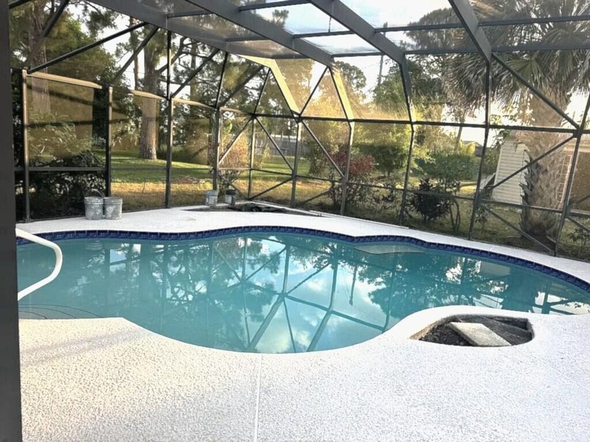 Welcome to a great home in the perfect location! This house with - photo 13