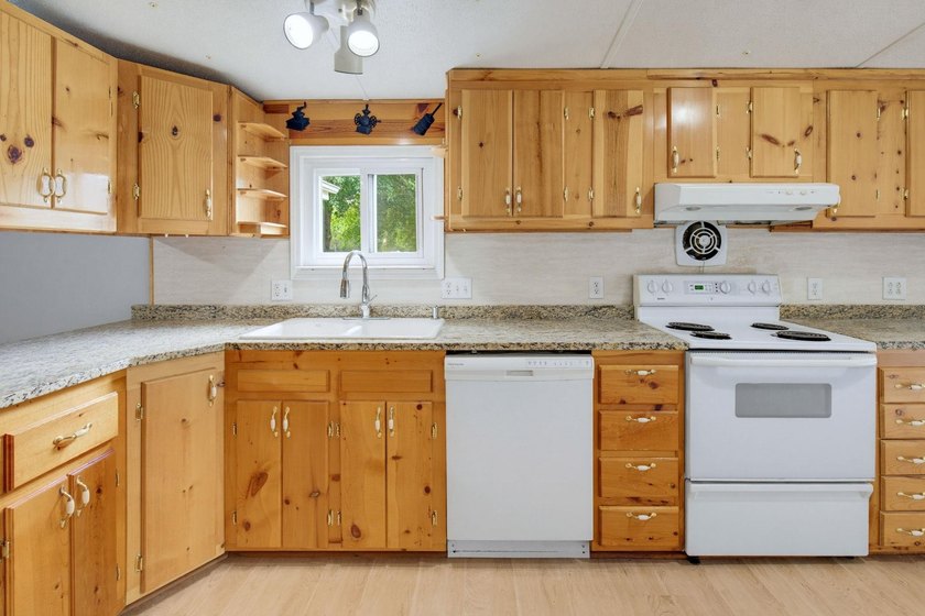 Lakefront Living at Its Best! Discover your own private retreat - photo 22