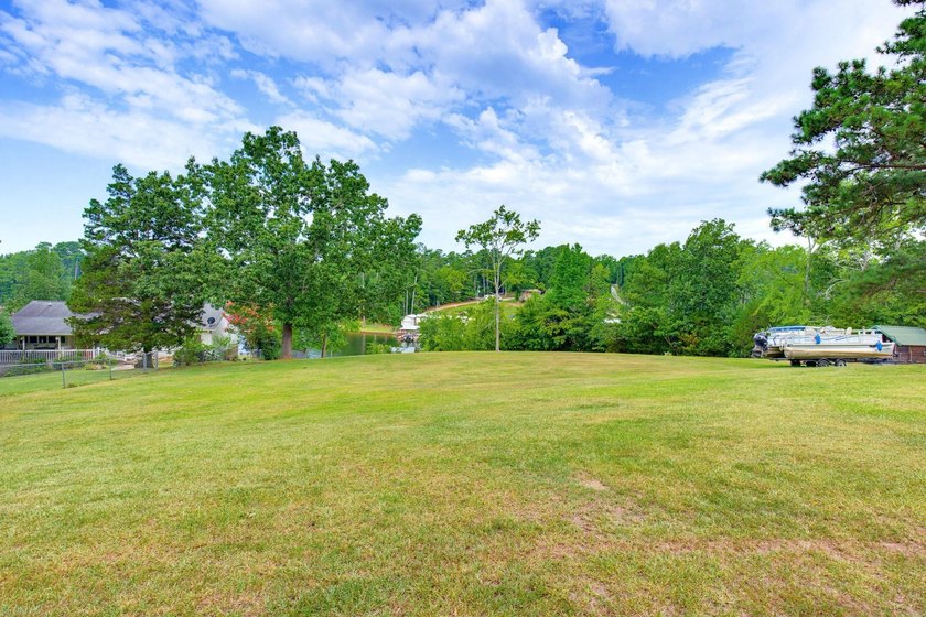Lakefront Living at Its Best! Discover your own private retreat - photo 40