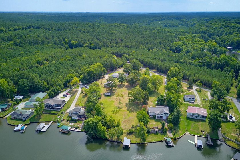 Lakefront Living at Its Best! Discover your own private retreat - photo 45