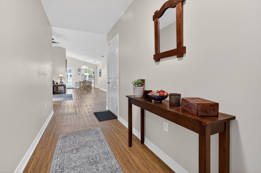 Ocean Springs home on a quiet cul-de-sac, framed with beautiful - photo 2
