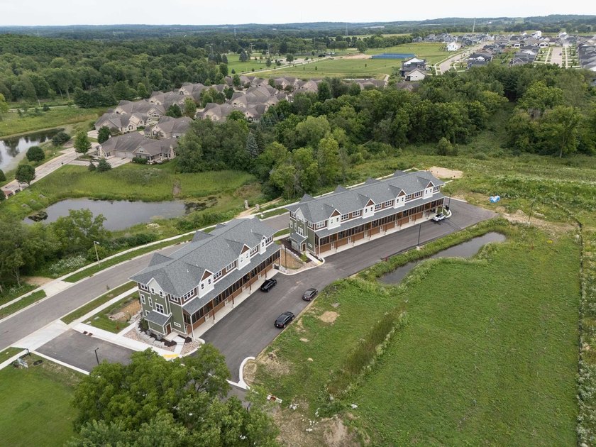 Discover refined townhome living at Lacy Ridge, Fitchburg's - photo 42
