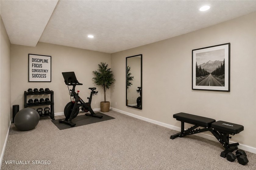 LIGHT! VOLUME! OPEN SPACE! Stunning Webster, NY home with SCALE - photo 43