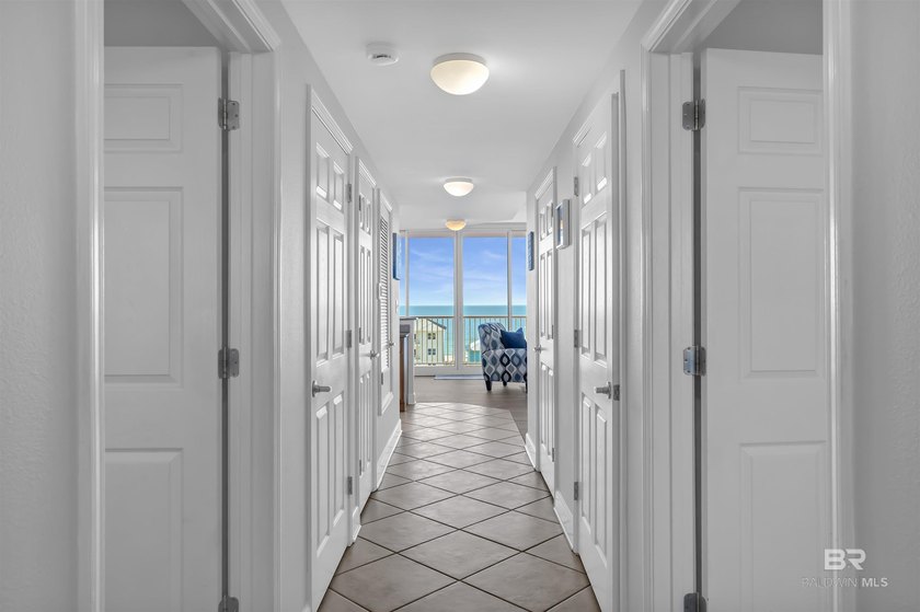Welcome to this well-maintained 2 bedroom, 2.5 bath condo in - photo 8