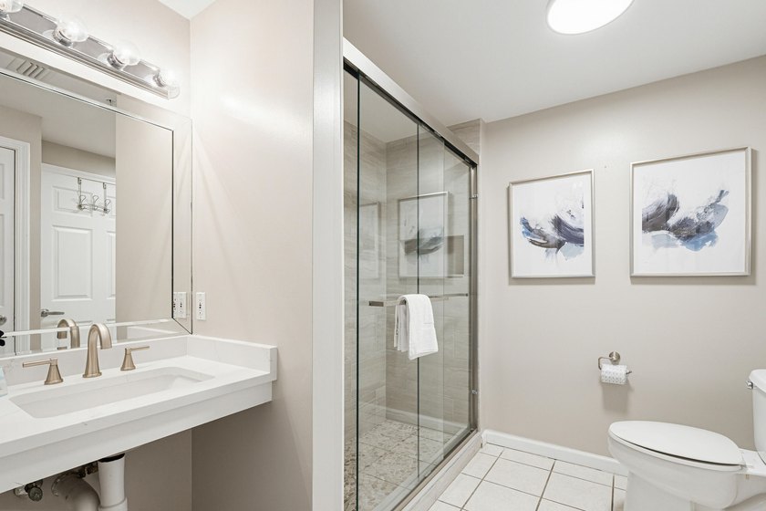 This beautifully updated 1 bedroom, 1.5 bath condo on Miramar - photo 15