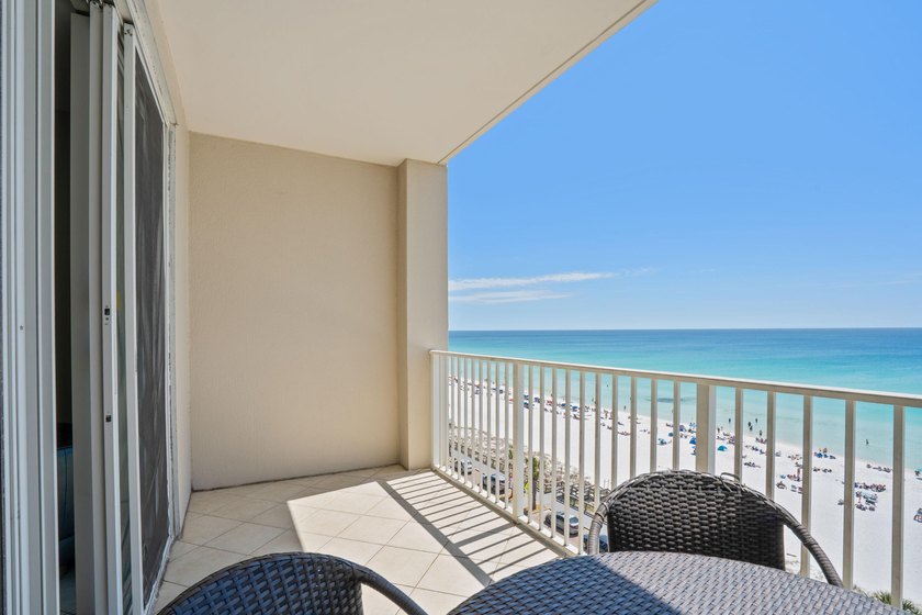 This beautifully updated 1 bedroom, 1.5 bath condo on Miramar - photo 20