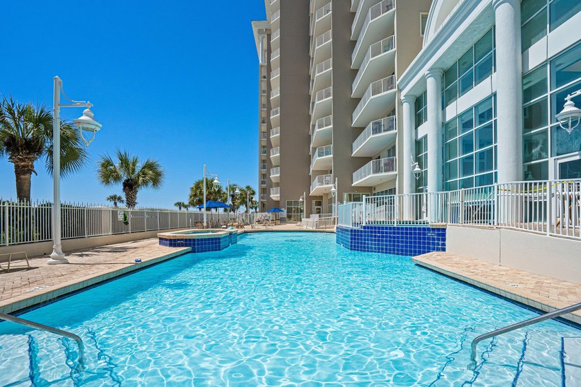 This beautifully updated 1 bedroom, 1.5 bath condo on Miramar - photo 22