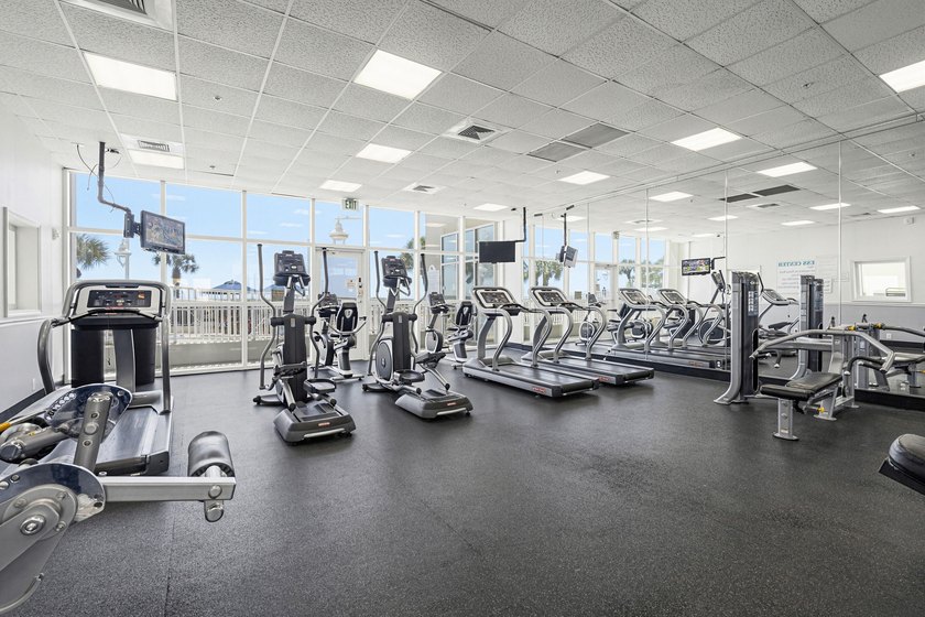 This beautifully updated 1 bedroom, 1.5 bath condo on Miramar - photo 24